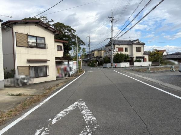紀の川市打田　中古戸建の前面道路含む現地写真