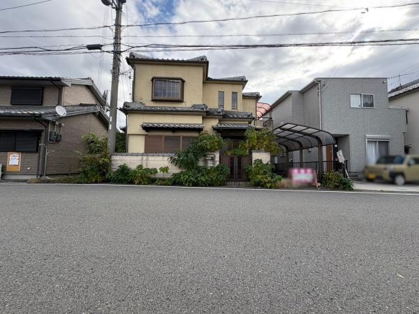 紀の川市打田　中古戸建の前面道路含む現地写真