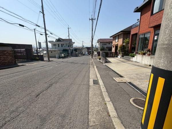 和歌山市大谷　中古戸建の前面道路含む現地写真
