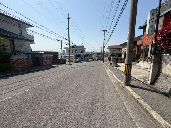 和歌山市大谷　中古戸建の前面道路含む現地写真