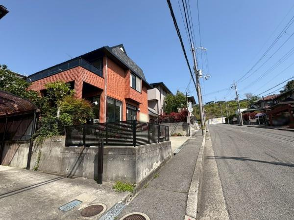 和歌山市大谷　中古戸建の前面道路含む現地写真