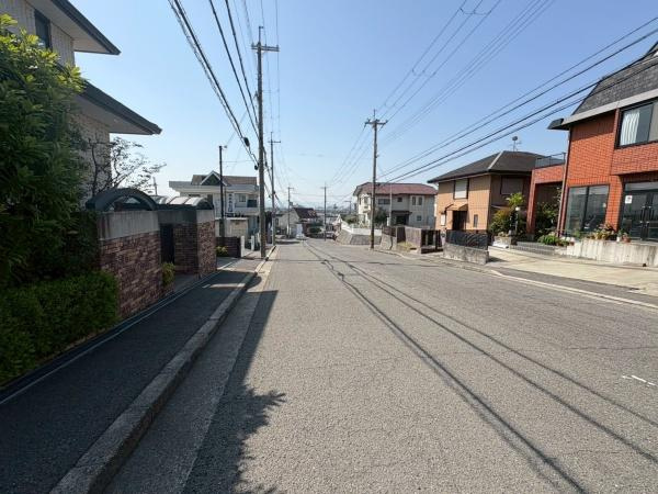 和歌山市大谷　中古戸建の前面道路含む現地写真