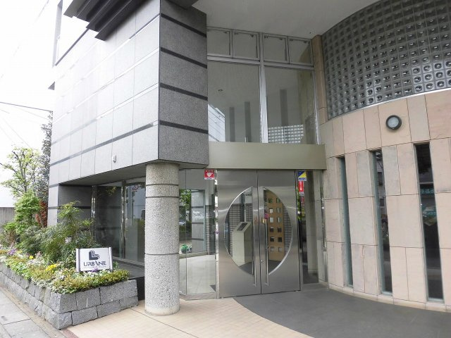 アーベイン狭山ガーデンコートのエントランス