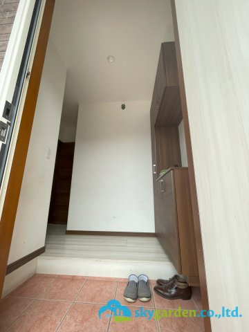 秦野市水神町　中古戸建の玄関