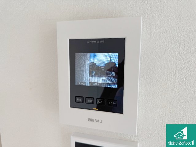 神戸市西区桜が丘西町　新築一戸建ての防犯設備|カラーモニターインターホン！声だけでなく来訪者の姿や顔がモニターで確認できるので、小さなお子様がいらっしゃるご家庭でも安心できます！
