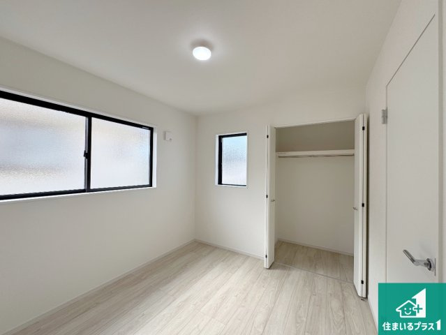 神戸市西区桜が丘西町　新築一戸建ての洋室|収納スペースが充実しているので子供の成長に合わせてたくさん収納ができます！家族構成に合わせた様々な活用ができる収納！