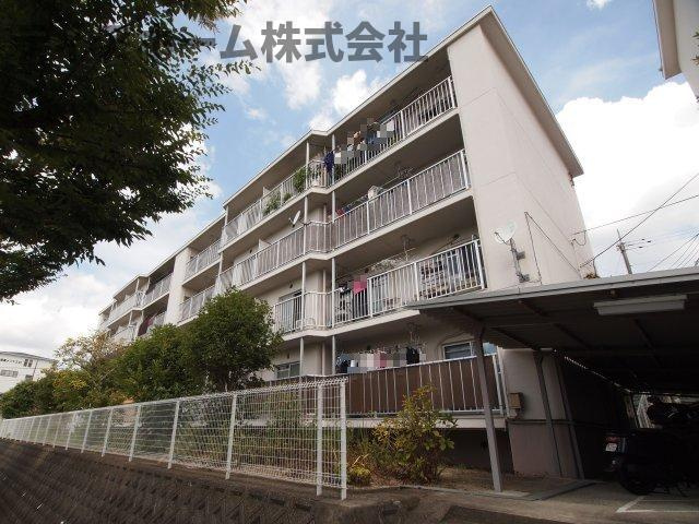 関屋あしびハイツ9号棟の外観