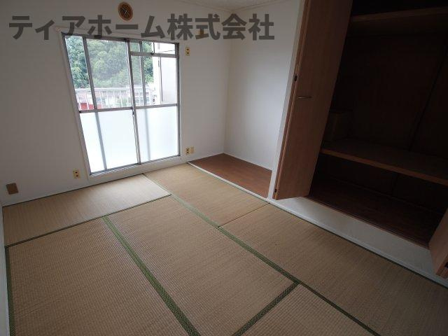関屋あしびハイツ9号棟の和室|趣のある和室です
