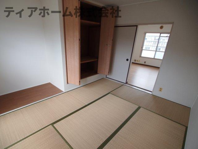 関屋あしびハイツ9号棟の和室|趣のある和室です