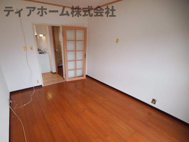 関屋あしびハイツ9号棟の洋室|スタンダードな洋室です