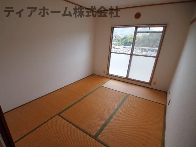 関屋あしびハイツ9号棟の和室|フローリングだけでなく、和室もあります