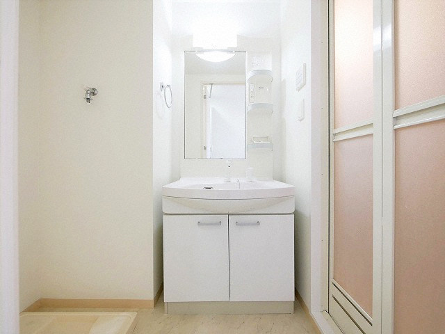 ラクラス新大阪の洗面所