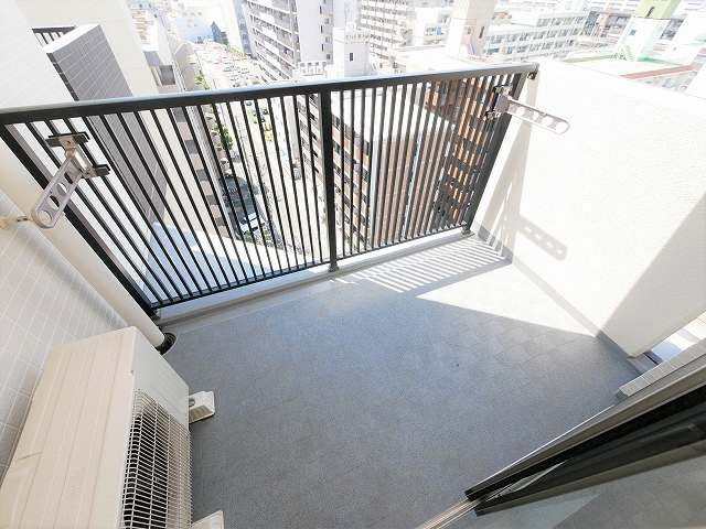 ラクラス新大阪のバルコニー