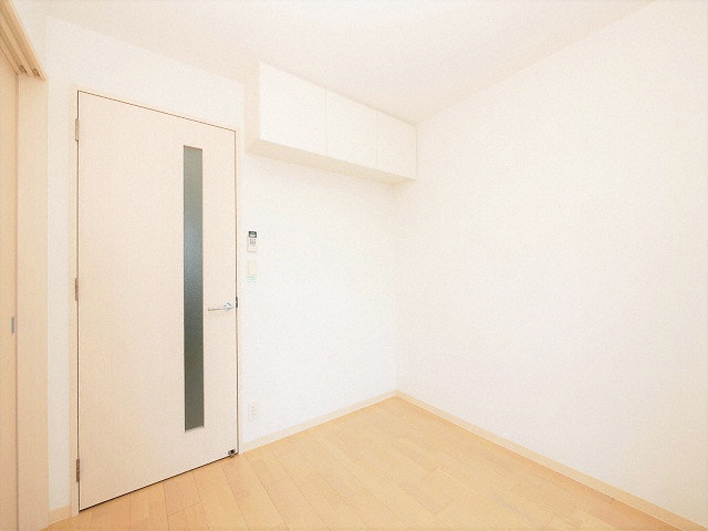 ラクラス新大阪の洋室