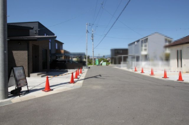 大そね甲　Ａ号地　新築戸建（全2区画）の前面道路含む現地写真