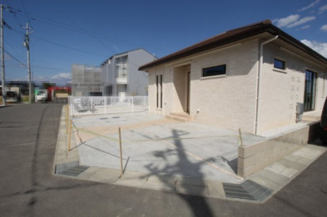 南国市大そね甲　Ｂ号地　新築戸建（全2区画）の駐車場