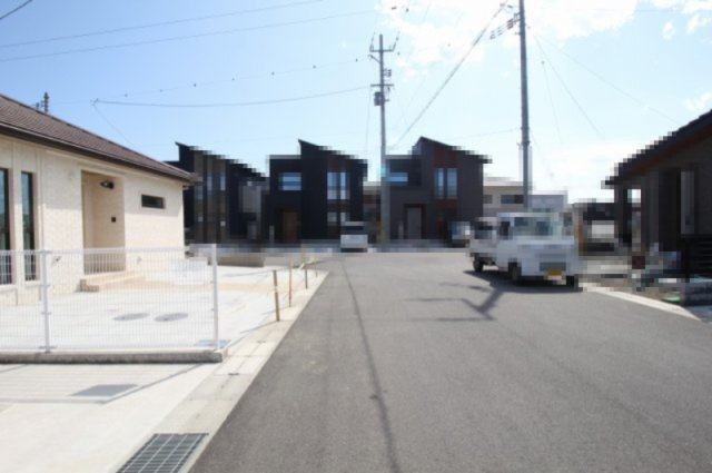 南国市大そね甲　Ｂ号地　新築戸建（全2区画）の前面道路含む現地写真