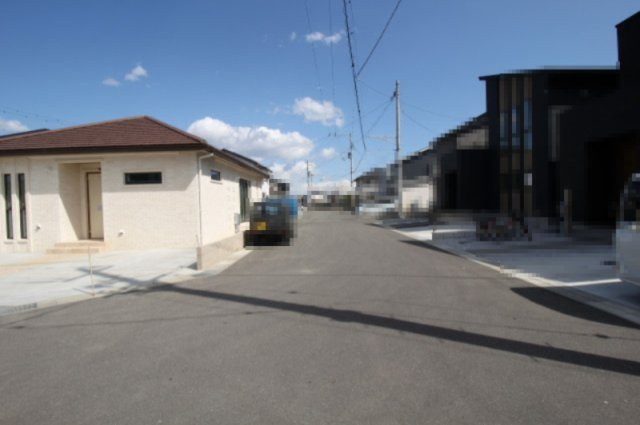 南国市大そね甲　Ｂ号地　新築戸建（全2区画）の前面道路含む現地写真