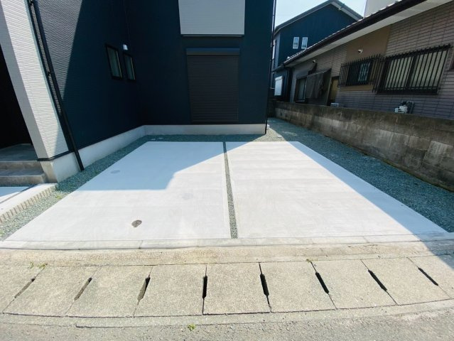よかタウン／東区京塚本町５期／１号棟の駐車場