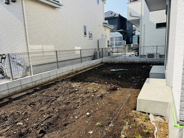 八王子市　下恩方町　新築一戸建ての庭|～ガーデニングなども楽しめる広い庭付き～