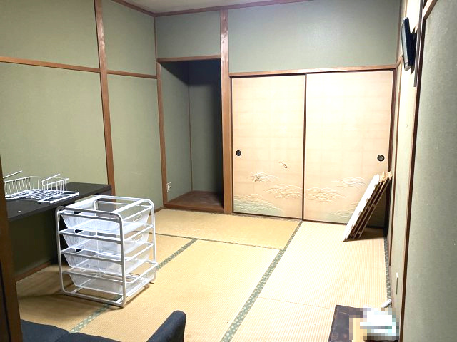 日高町江原　住居付店舗の和室