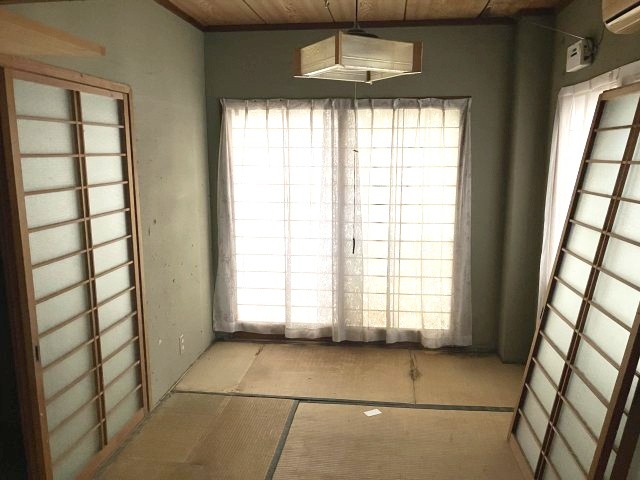 日高町江原　住居付店舗の和室