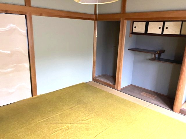 日高町江原　住居付店舗の和室