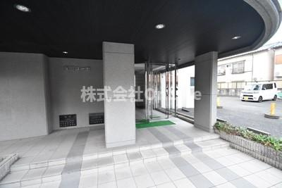 友田コーポラスのエントランス