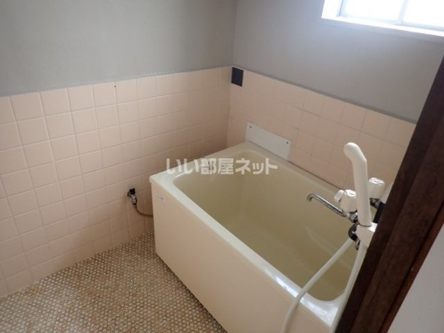 レジデンス船尾の浴室