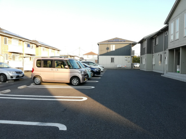 ルピナスの駐車場