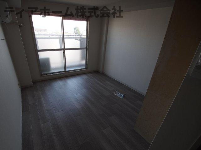 Renatus大和高田の居間・リビング|ゆったりとしたリビングです