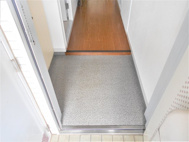 千葉市花見川区幕張本郷２丁目の賃貸マンションの玄関|シューズボックスがあり玄関は広く使えますよ