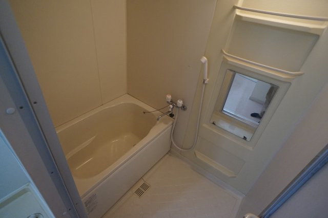 千葉市花見川区幕張本郷２丁目の賃貸マンションの浴室|ゆったりお風呂はいいですね