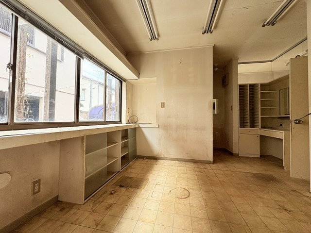 【洋室】 | 新座市石神2丁目　中古一戸建住宅　（保谷店） | 緑が豊かで心静かに過ごせる落ち着いた佇まい