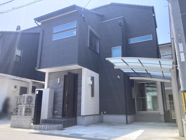 久我東町の外観|令和7年4月空家になりました！ガレージ2台可能・カーポート付