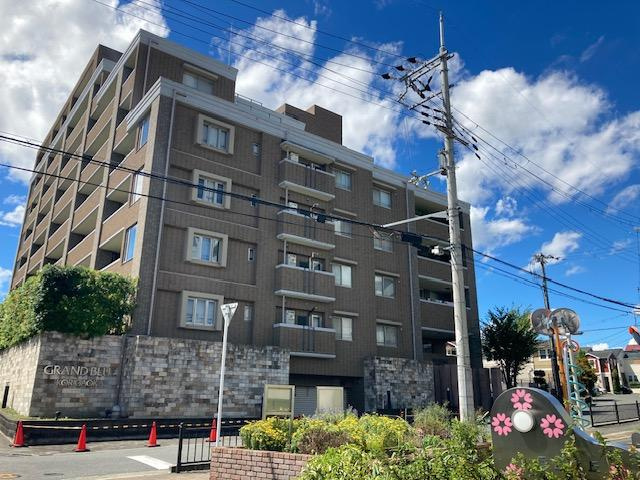 グラン・ブルー香里ヶ丘七丁目の外観|新しい生活にいかがでしょうか？外観はお住まいの顔になります。こだわりたいポイントですね。水回りリフォームやリノベーションも承ってます。
■現地見学・資金計画相談・住宅ローン相談もお問合せ受付中■