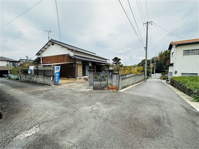 広川町中古住宅の前面道路含む現地写真