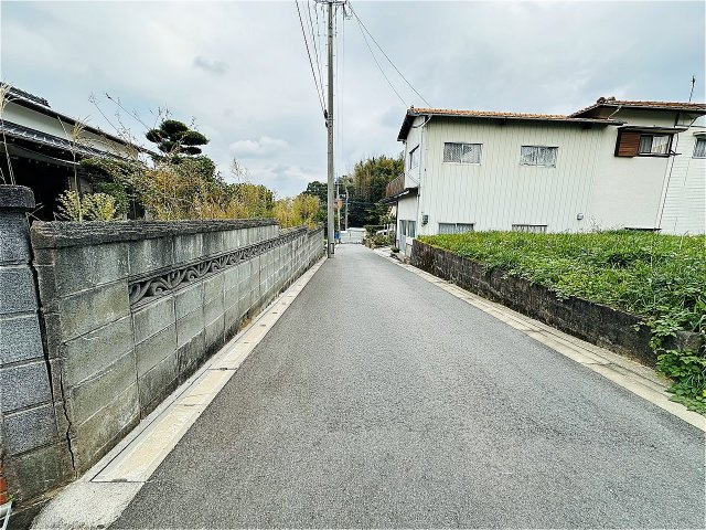 広川町中古住宅の前面道路含む現地写真