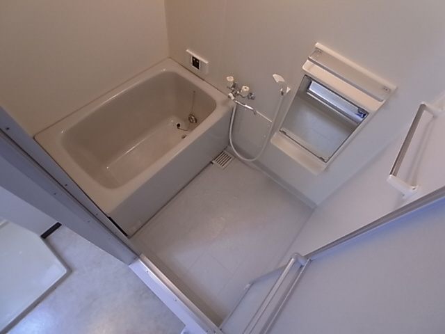 神戸市須磨区大田町６丁目のアパートの浴室|追焚機能付浴室