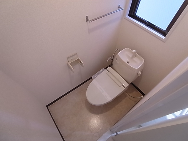 神戸市須磨区大田町６丁目のアパートのトイレ|ウォッシュレット付トイレ