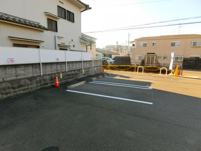 アプローズ狭山の駐車場