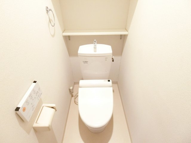 アプローズ狭山のトイレ|同物件別部屋