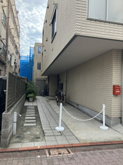 【エントランス】 | 充分な広さがあるエントランス