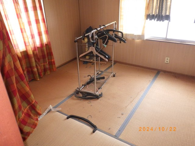 日高町松岡　中古住宅の和室|日本らしい落ち着いた雰囲気の和室です