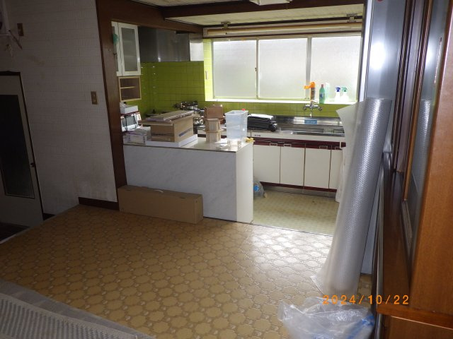 日高町松岡　中古住宅のキッチン|使いやすいキッチンです