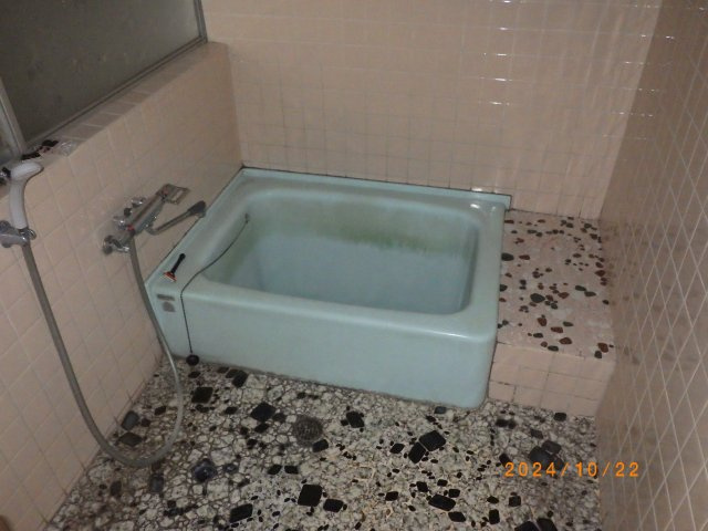 日高町松岡　中古住宅の浴室|お風呂です
