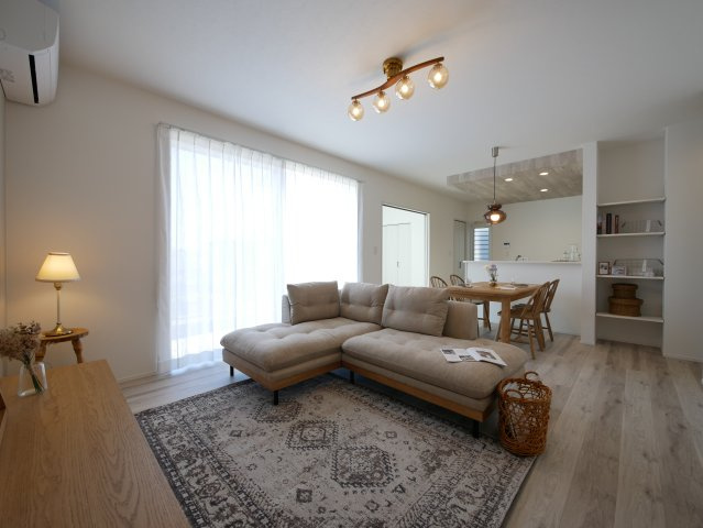 ピークス山の田中央の居間・リビング