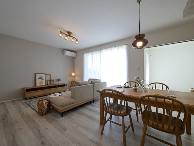 ピークス山の田中央の居間・リビング