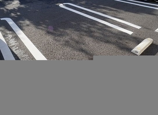メゾン　グレーヌ王子町Ⅰの駐車場