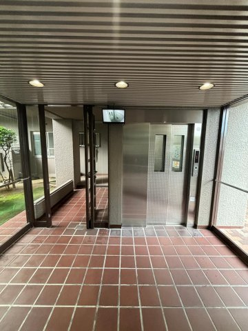 エバーグリーン門真のその他共用部分|エレベーター
■物件内覧・資金計画相談・住宅ローン相談、リフォーム相談、お問合せ受付中■
※当日・翌日のご内覧、ご相談はお電話でのお問合せがスムーズです！